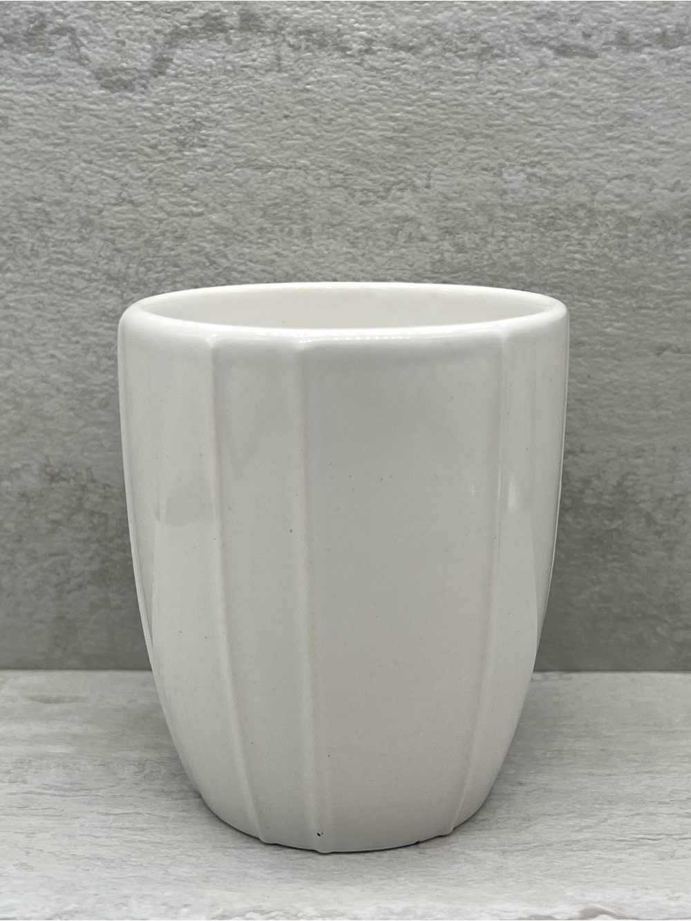 💫 $3 Small White Ceramic Planter